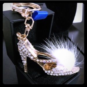 New 💞Beautiful Swarovski crystals shoe pompom